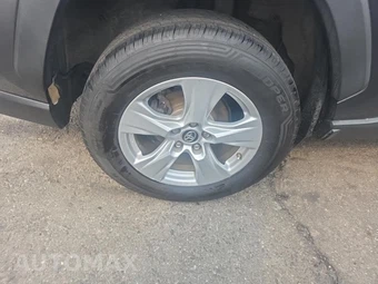 2019 Toyota RAV4 XLE - miniatura 10