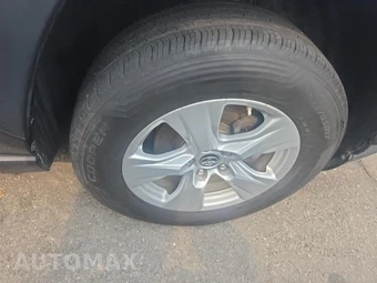 2019 Toyota RAV4 XLE - miniatura 9