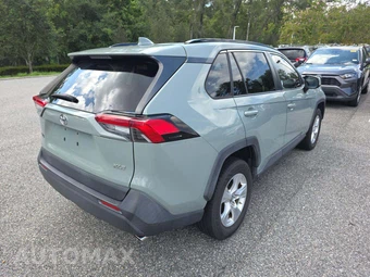 2019 Toyota RAV4 XLE - miniatura 3