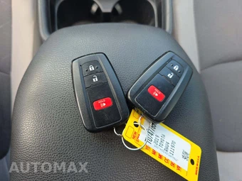 2019 Toyota RAV4 XLE - miniatura 8
