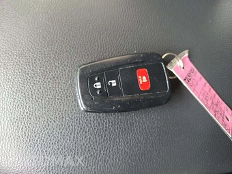 2019 Toyota RAV4 XLE - miniatura 5