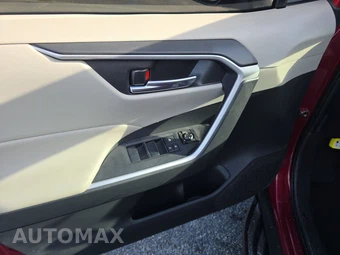 2019 Toyota RAV4 XLE – miniatura 9