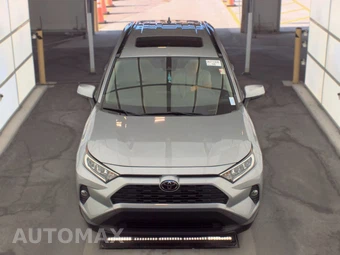 2019 Toyota RAV4 XLE - miniatura 2