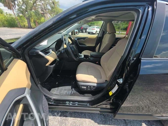 2019 Toyota RAV4 XLE - miniatura 3