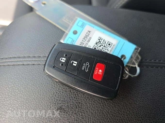 2019 Toyota RAV4 XLE Premium - miniatura 8