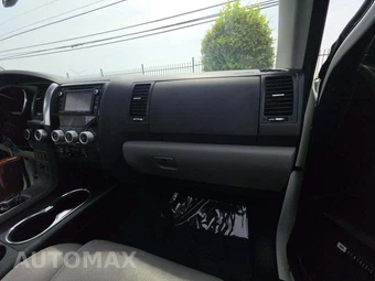 2019 Toyota Sequoia Platinum – miniatura 18