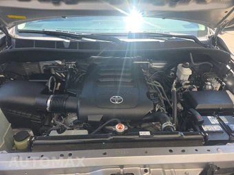 2019 Toyota Sequoia SR5 – miniatura 16