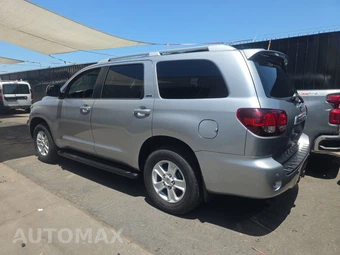 2019 Toyota Sequoia SR5 – miniatura 6