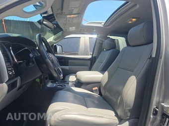 2019 Toyota Sequoia SR5 – miniatura 7