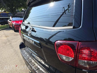 2019 Toyota Sequoia TRD Sport - miniatura 22