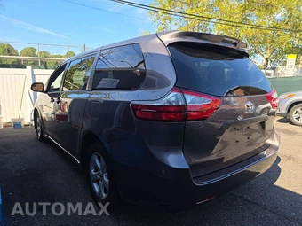 2019 Toyota Sienna L 7-Passenger 119.3" WB - miniatura 2