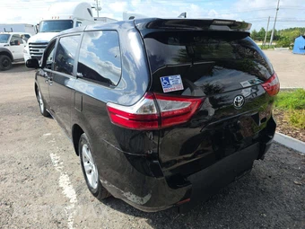 2019 Toyota Sienna L 7-Passenger 119.3" WB - miniatura 2
