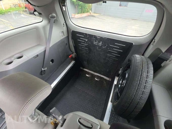 2019 Toyota Sienna L 7-Passenger 119.3" WB - miniatura 14