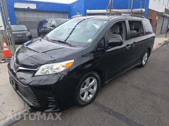 2019 Toyota Sienna LE 8-Passenger 119.3" WB