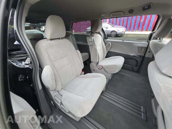 2019 Toyota Sienna LE 8-Passenger 119.3" WB - miniatura 17