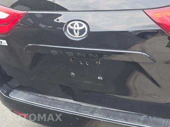 2019 Toyota Sienna LE 8-Passenger 119.3" WB - miniatura 28