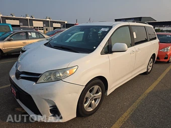 2019 Toyota Sienna LE 8-Passenger 119.3" WB
