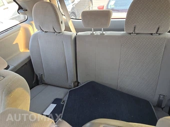2019 Toyota Sienna LE 8-Passenger 119.3" WB - miniatura 14