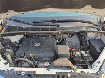 2019 Toyota Sienna LE 8-Passenger 119.3" WB - miniatura 16