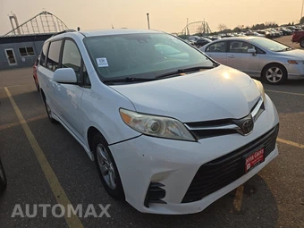 2019 Toyota Sienna LE 8-Passenger 119.3" WB - miniatura 3