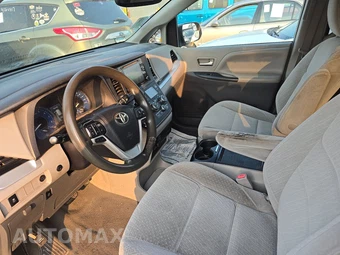 2019 Toyota Sienna LE 8-Passenger 119.3" WB - miniatura 7