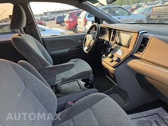 2019 Toyota Sienna LE 8-Passenger 119.3" WB - miniatura 8