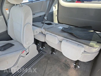 2019 Toyota Sienna LE 8-Passenger 119.3" WB - miniatura 14