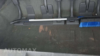 2019 Toyota Sienna LE 8-Passenger 119.3" WB - miniatura 21