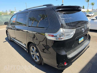2019 Toyota Sienna SE Premium 8-Passenger 119.3" WB - miniatura 2