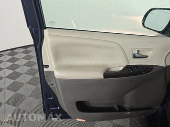 2019 Toyota Sienna XLE 7-Passenger 119.3" WB - miniatura 9