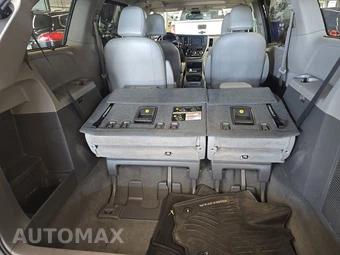 2019 Toyota Sienna XLE 7-Passenger 119.3" WB - miniatura 17
