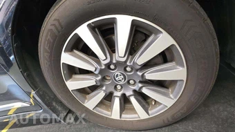 2019 Toyota Sienna XLE 7-Passenger 119.3" WB - miniatura 24