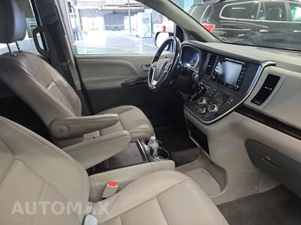 2019 Toyota Sienna XLE 7-Passenger 119.3" WB - miniatura 8
