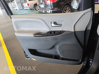 2019 Toyota Sienna XLE 7-Passenger 119.3" WB - miniatura 9