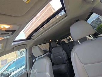 2019 Toyota Sienna XLE 7-Passenger 119.3" WB - miniatura 11