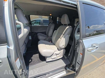 2019 Toyota Sienna XLE 7-Passenger 119.3" WB - miniatura 13