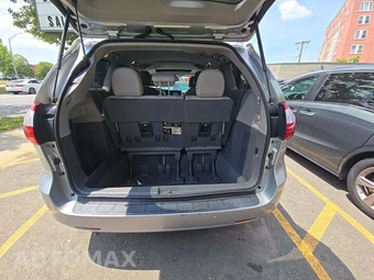 2019 Toyota Sienna XLE 7-Passenger 119.3" WB - miniatura 15