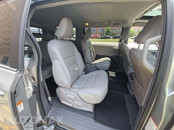 2019 Toyota Sienna XLE 7-Passenger 119.3" WB - miniatura 17