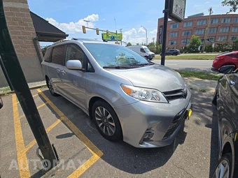 2019 Toyota Sienna XLE 7-Passenger 119.3" WB - miniatura 4
