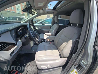 2019 Toyota Sienna XLE 7-Passenger 119.3" WB - miniatura 6