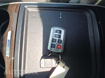 2019 Toyota Sienna XLE 7-Passenger 119.3" WB - miniatura 8