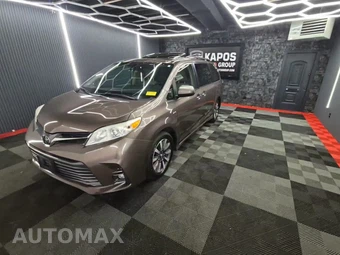2019 Toyota Sienna XLE 7-Passenger 119.3" WB