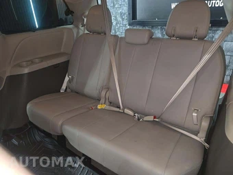 2019 Toyota Sienna XLE 7-Passenger 119.3" WB - miniatura 11