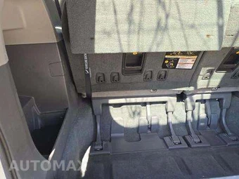 2019 Toyota Sienna XLE 7-Passenger 119.3" WB - miniatura 16