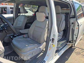 2019 Toyota Sienna XLE 7-Passenger 119.3" WB - miniatura 7