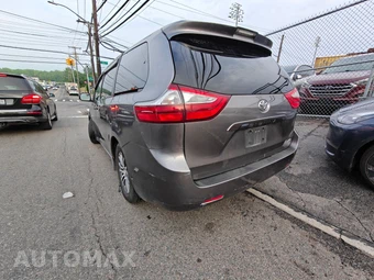 2019 Toyota Sienna XLE 8-Passenger 119.3" WB - miniatura 14