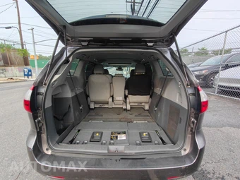 2019 Toyota Sienna XLE 8-Passenger 119.3" WB - miniatura 16