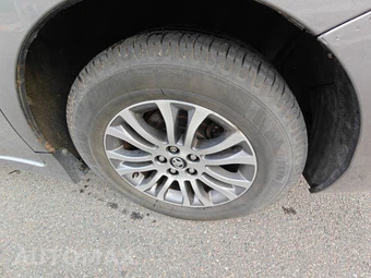 2019 Toyota Sienna XLE 8-Passenger 119.3" WB - miniatura 19