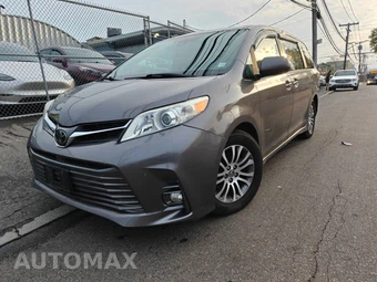 2019 Toyota Sienna XLE 8-Passenger 119.3" WB - miniatura 32