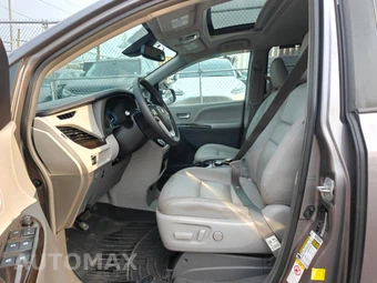 2019 Toyota Sienna XLE 8-Passenger 119.3" WB - miniatura 4